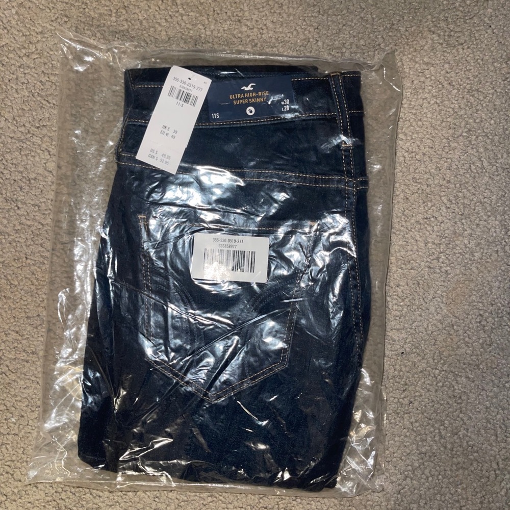 NEVER OPENED Holister Jeans